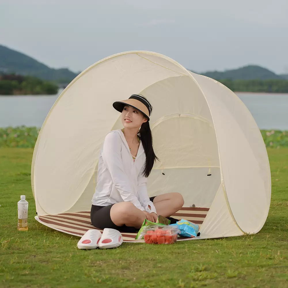 เต็นท์พับกลางแจ้ง