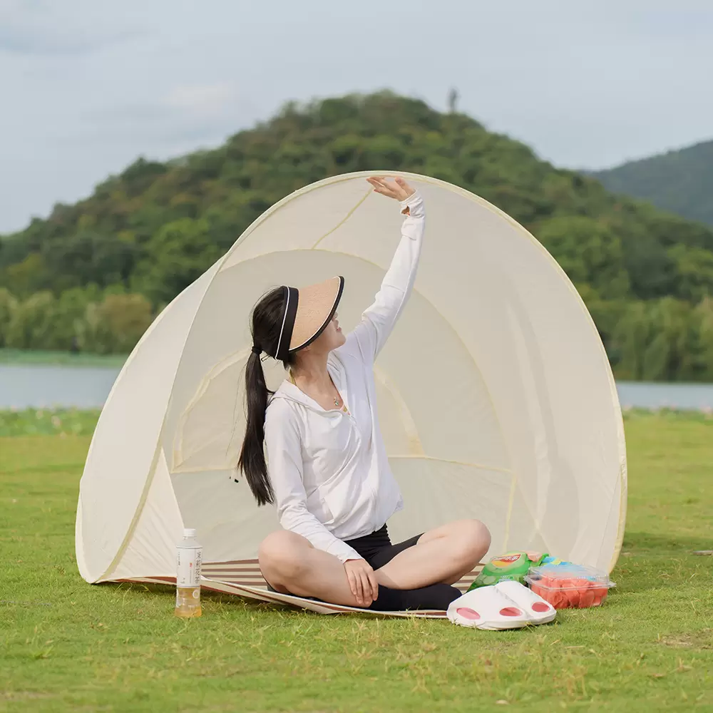 เต็นท์พับกลางแจ้ง