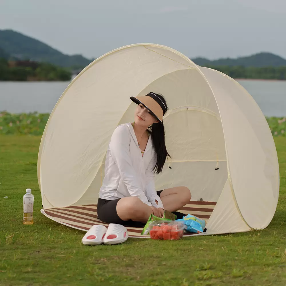 เต็นท์พับกลางแจ้ง