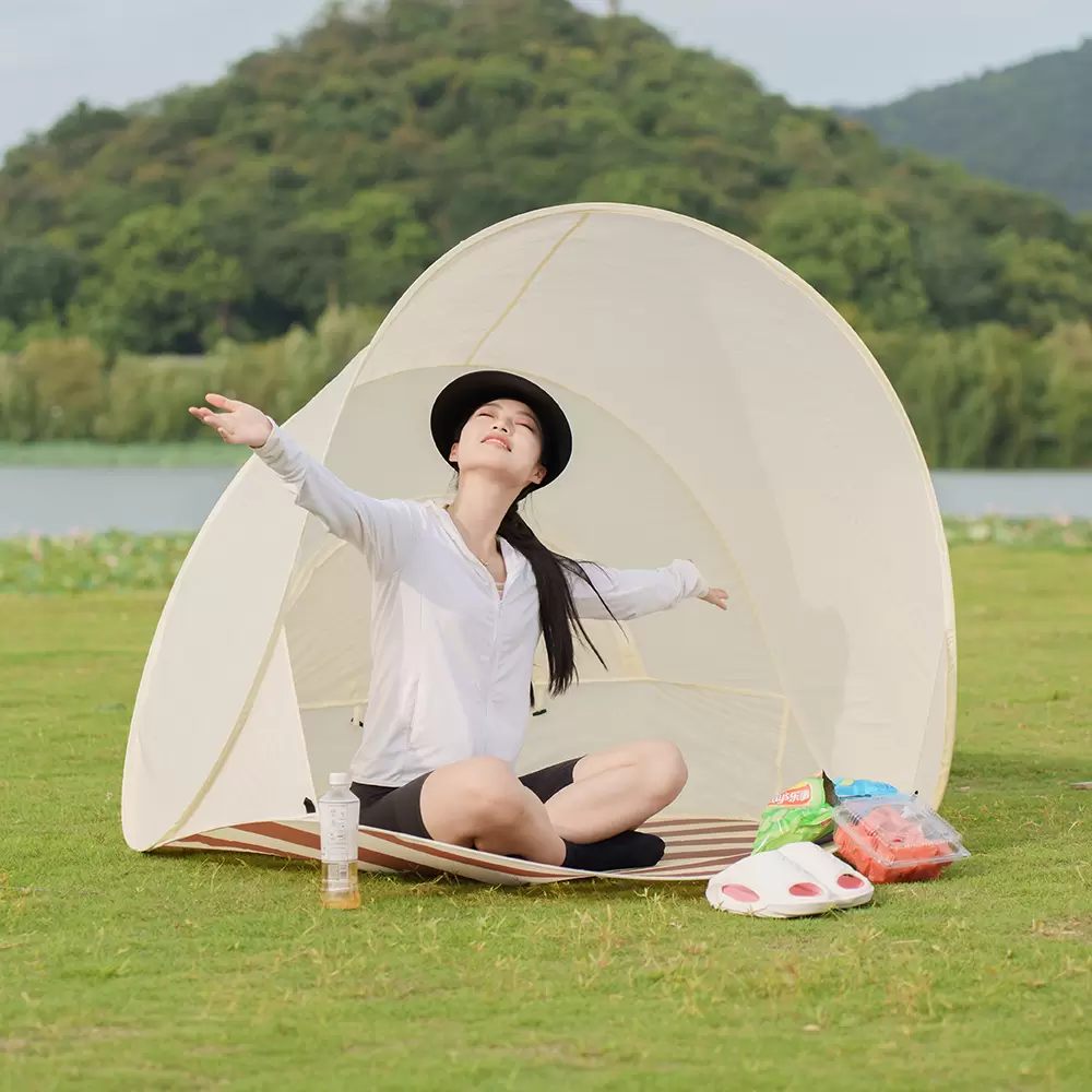 เต็นท์พับกลางแจ้ง